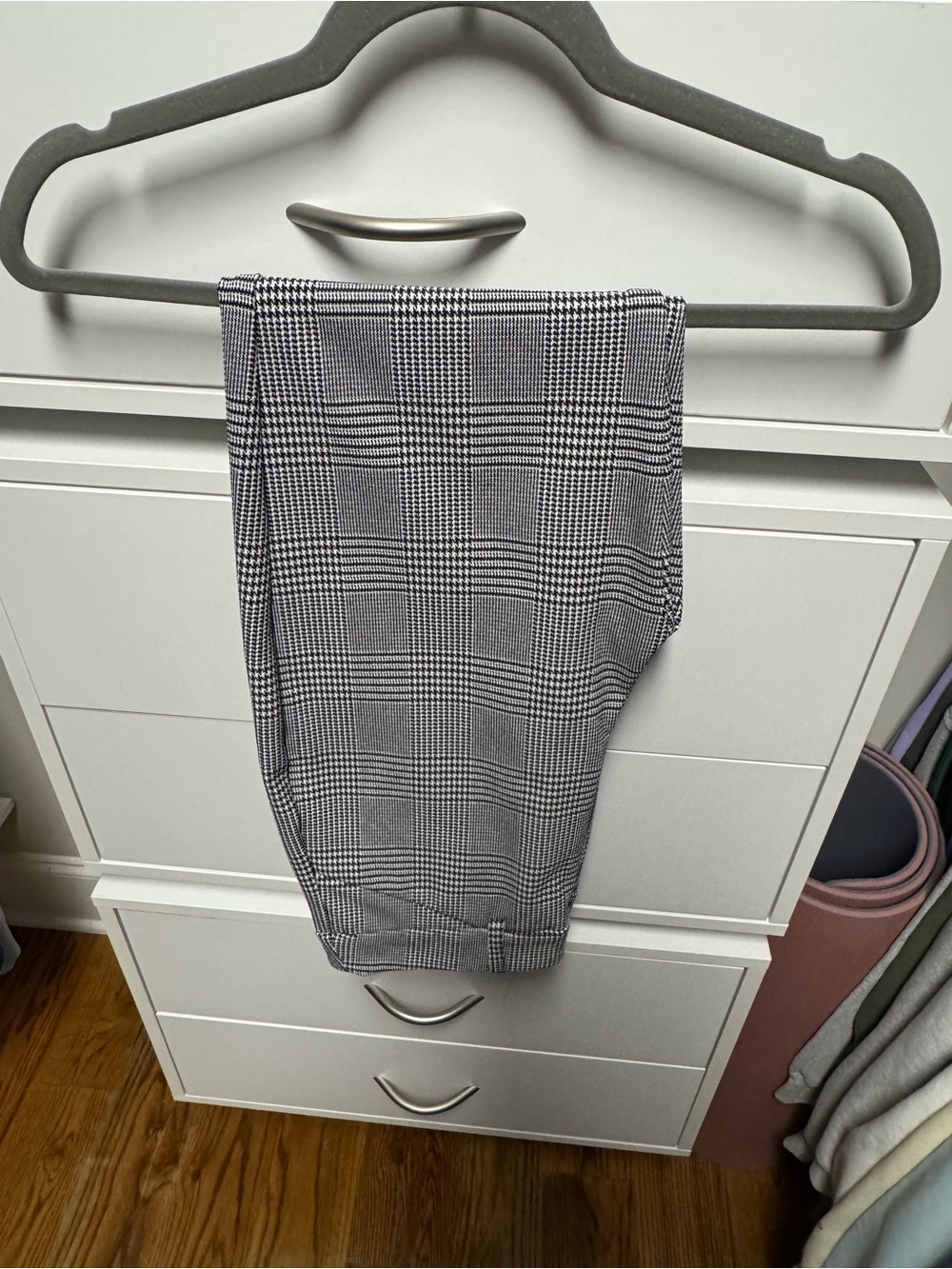 Express Black & White Glen Plaid Cropped Pants
